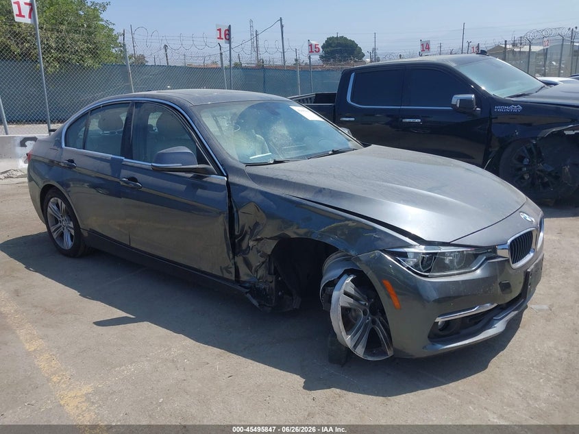 2018 BMW 3er VIN WBA8E1C5XJA755974 IAAI salvage auction — NORMAL WEAR, Salvage (California), sold $1,900 on 2026-07-29 (photo 1)