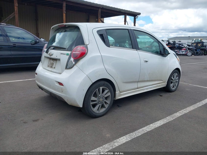 2015 Chevrolet VIN KL8CL6S0XFC724301 IAAI salvage auction — NORMAL WEAR, Peddle Clear Public-Restricted (Oregon), sold $250 on 2026-07-28 (photo 4)