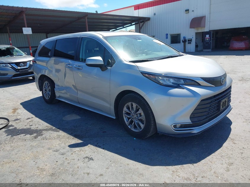 2023 Toyota Sienna VIN 5TDYRKEC5PS165816 IAAI salvage auction — RIGHT SIDE, Salvage (California), sold $16,600 on 2026-07-30 (photo 1)