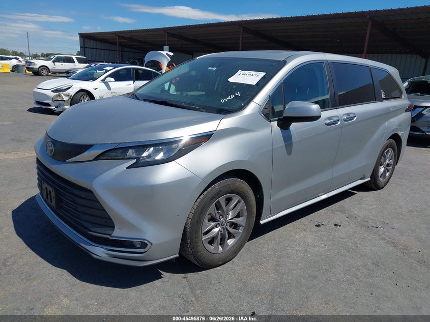 2023 Toyota Sienna VIN 5TDYRKEC5PS165816 IAAI salvage auction — RIGHT SIDE, Salvage (California), sold $16,600 on 2026-07-30 (photo 2)