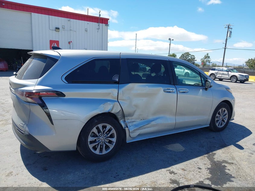 2023 Toyota Sienna VIN 5TDYRKEC5PS165816 IAAI salvage auction — RIGHT SIDE, Salvage (California), sold $16,600 on 2026-07-28 (photo 6)