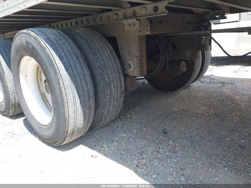 2022 Hyundai translead inc Dry van VIN 3H3V532K0NJ143076 IAAI salvage auction — SIDE, Salvage (California), sold $5,100 on 2026-07-29 (photo 5)