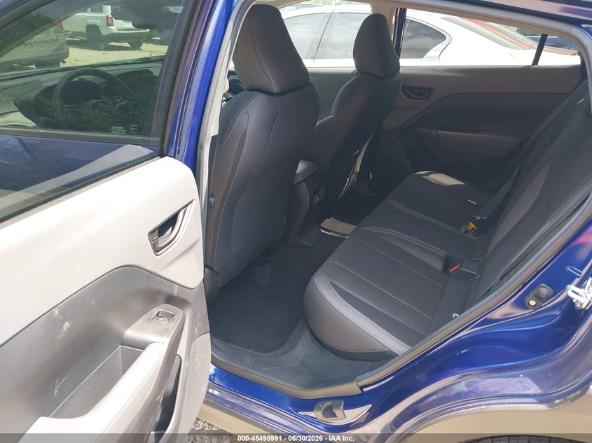2026 Subaru VIN 4S4GUHD66T3700023 IAAI salvage auction — SIDE, Salvage Title, sold $8,300 on 2026-07-28 (photo 8)