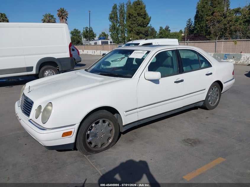 1999 Mercedes-benz E-class VIN WDBJF65H5XA951771 IAAI salvage auction — NORMAL WEAR, Clear - Dealer Only (California), sold $300 on 2026-07-13 (photo 2)
