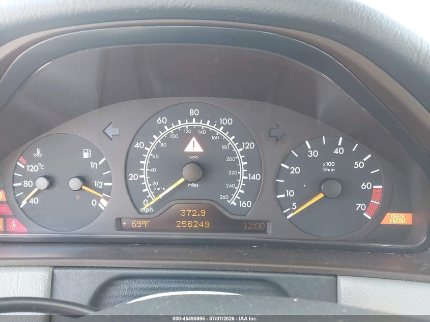 1999 Mercedes-benz E-class VIN WDBJF65H5XA951771 IAAI salvage auction — NORMAL WEAR, Clear - Dealer Only (California), sold $300 on 2026-07-13 (photo 7)