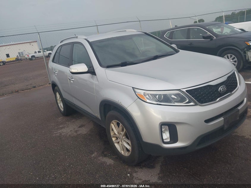 2015 Kia Sorento VIN 5XYKTDA64FG563260 IAAI salvage auction — NORMAL WEAR, Regular Certificate (Iowa), sold $775 on 2026-07-28 (photo 1)