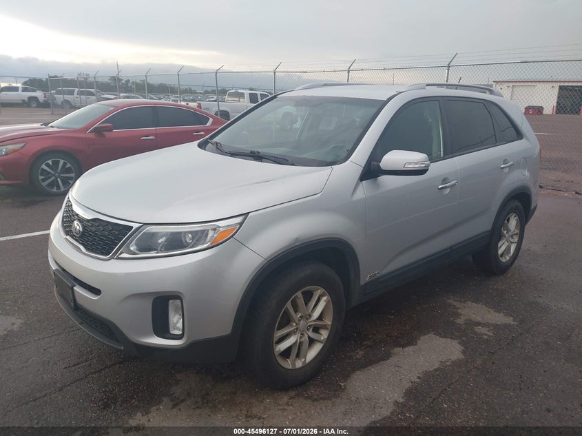 2015 Kia Sorento VIN 5XYKTDA64FG563260 IAAI salvage auction — NORMAL WEAR, Regular Certificate (Iowa), sold $775 on 2026-07-28 (photo 2)
