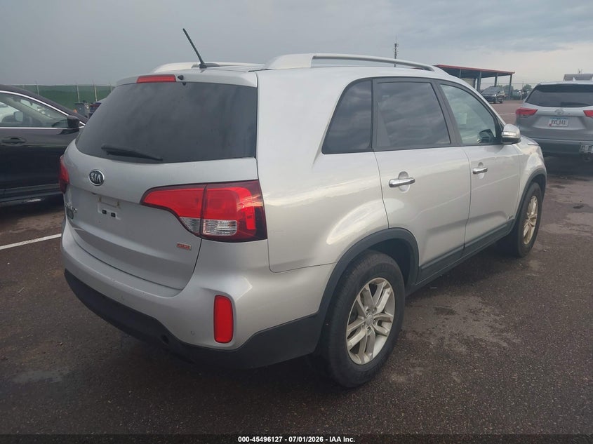 2015 Kia Sorento VIN 5XYKTDA64FG563260 IAAI salvage auction — NORMAL WEAR, Regular Certificate (Iowa), sold $775 on 2026-07-28 (photo 4)