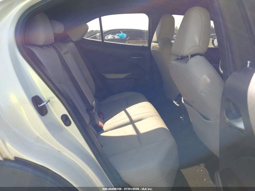 2021 Lexus Ux VIN JTHP3JBH2M2045271 IAAI salvage auction — FRONT END, Salvage Title, sold $6,700 on 2026-10-04 (photo 8)