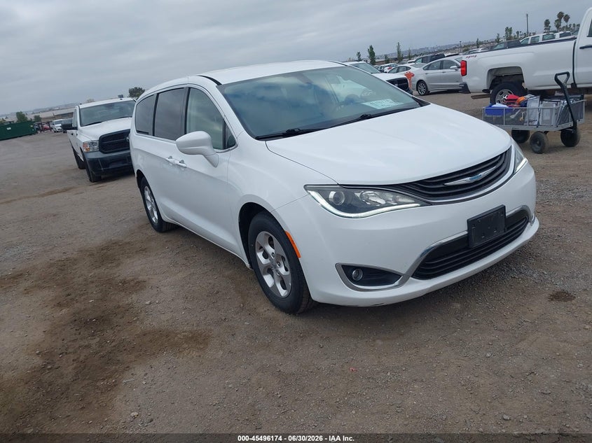 2018 Chrysler Pacifica VIN 2C4RC1H71JR356292 — IAAI salvage auction photo