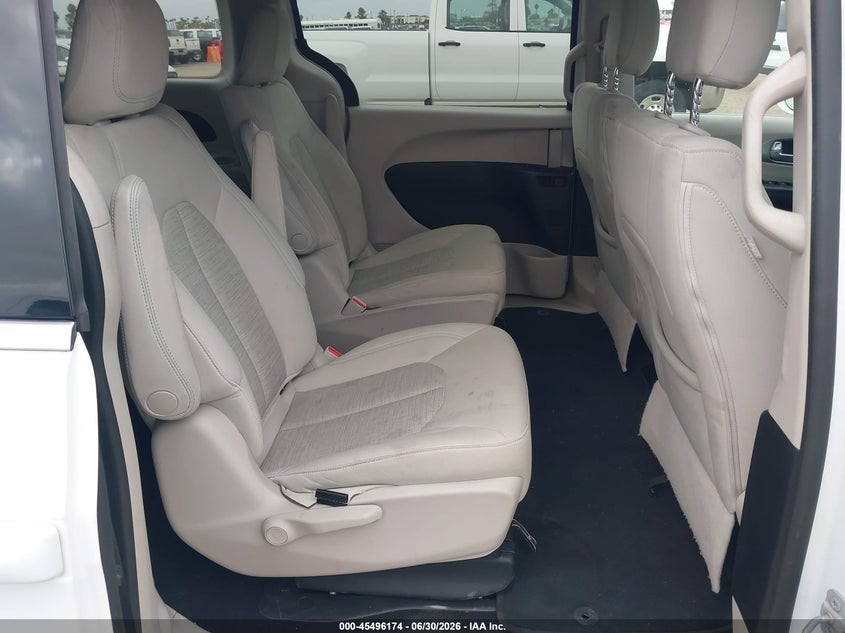 2018 Chrysler Pacifica VIN 2C4RC1H71JR356292 IAAI salvage auction — NORMAL WEAR, Sf97 (California), sold $12,500 on 2026-07-28 (photo 8)