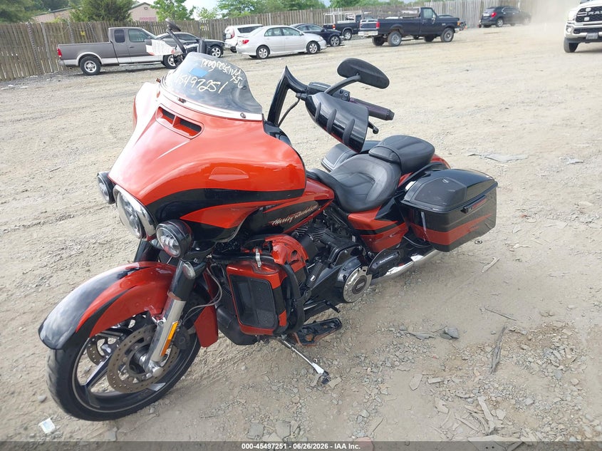 2017 Harley-davidson Street glide VIN 1HD1PXF17HB961489 IAAI salvage auction — LEFT & RIGHT, Salvage (Virginia), sold $7,150 on 2026-08-05 (photo 2)