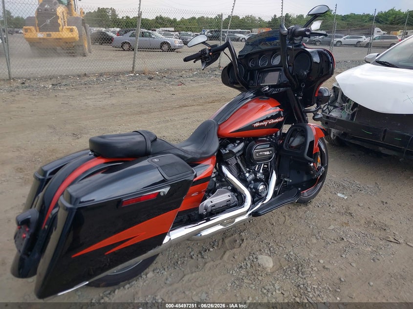 2017 Harley-davidson Street glide VIN 1HD1PXF17HB961489 IAAI salvage auction — LEFT & RIGHT, Salvage (Virginia), sold $7,150 on 2026-08-05 (photo 4)