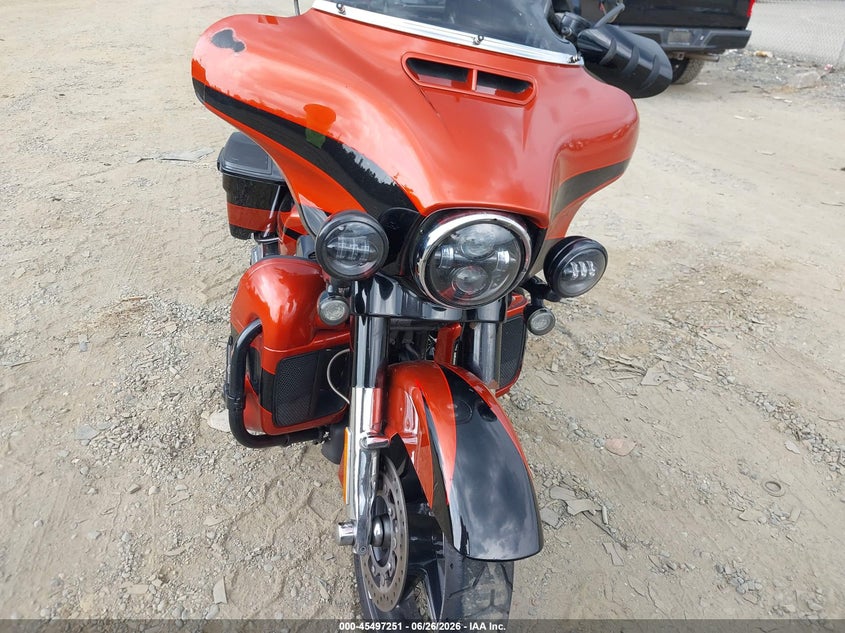 2017 Harley-davidson Street glide VIN 1HD1PXF17HB961489 IAAI salvage auction — LEFT & RIGHT, Salvage (Virginia), sold $7,150 on 2026-08-05 (photo 5)