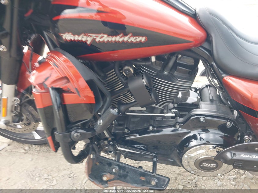 2017 Harley-davidson Street glide VIN 1HD1PXF17HB961489 IAAI salvage auction — LEFT & RIGHT, Salvage (Virginia), sold $7,150 on 2026-08-05 (photo 9)