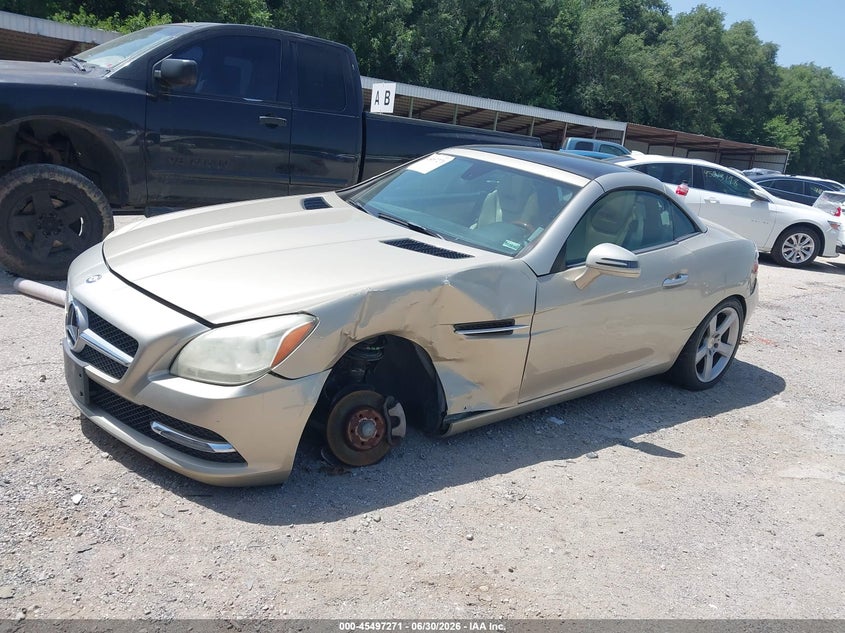 2012 Mercedes-benz Slk-klasse VIN WDDPK4HAXCF038811 IAAI salvage auction — LEFT FRONT, Salvage (Missouri), sold $1,300 on 2026-07-29 (photo 2)
