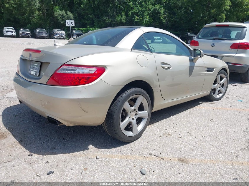 2012 Mercedes-benz Slk-klasse VIN WDDPK4HAXCF038811 IAAI salvage auction — LEFT FRONT, Salvage (Missouri), sold $1,300 on 2026-07-29 (photo 4)