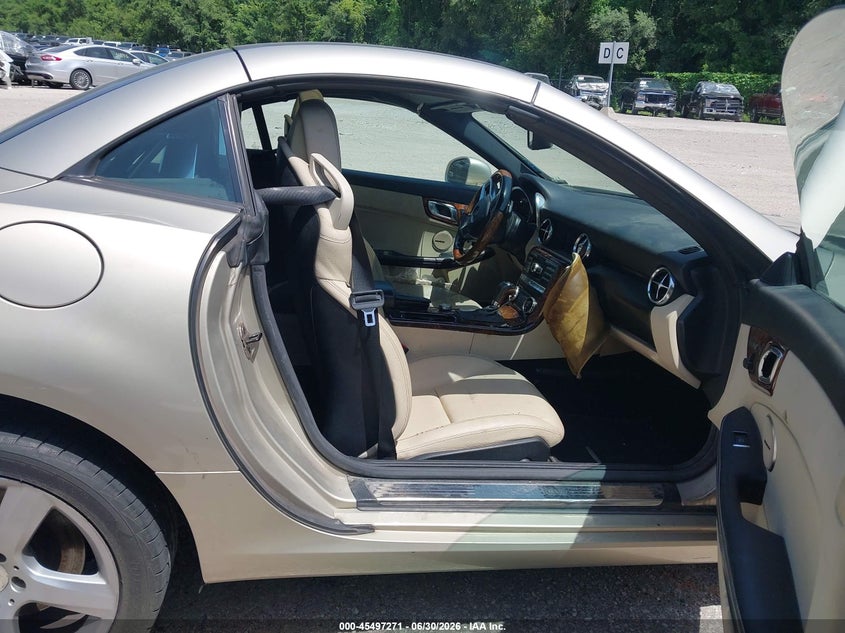 2012 Mercedes-benz Slk-klasse VIN WDDPK4HAXCF038811 IAAI salvage auction — LEFT FRONT, Salvage (Missouri), sold $1,300 on 2026-07-29 (photo 5)