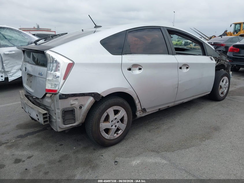 2011 Toyota Prius VIN JTDKN3DUXB0262006 IAAI salvage auction — SIDE, Salvage (California), sold $25 on 2026-07-30 (photo 4)