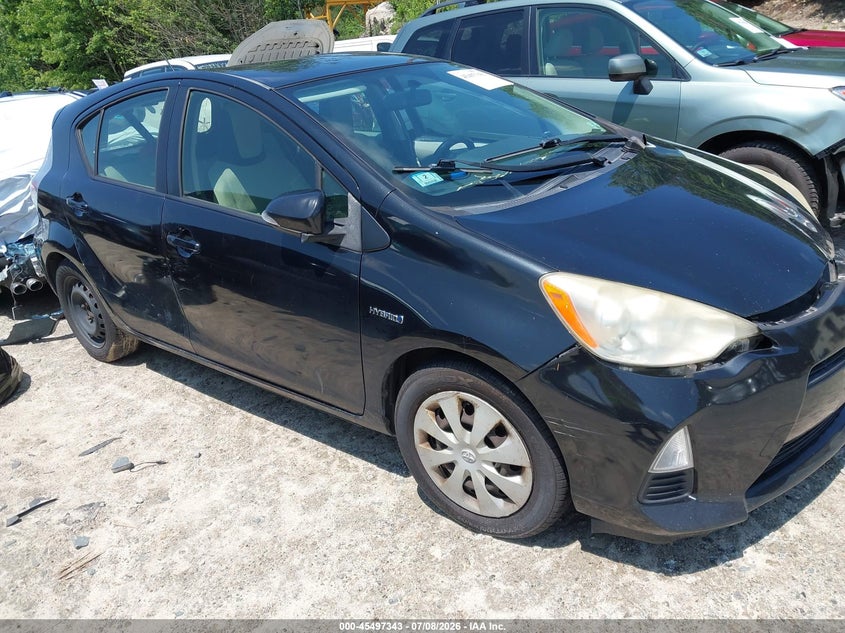 2013 Toyota Prius c VIN JTDKDTB39D1554949 IAAI salvage auction — LEFT SIDE, Clear (Massachusetts), sold $550 on 2026-07-14 (photo 1)