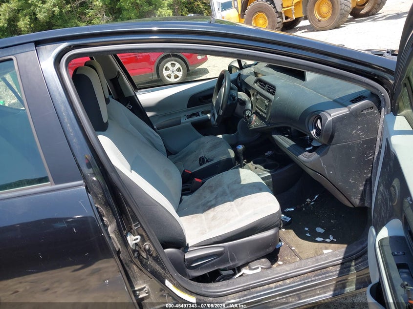 2013 Toyota Prius c VIN JTDKDTB39D1554949 IAAI salvage auction — LEFT SIDE, Clear (Massachusetts), sold $550 on 2026-07-14 (photo 5)