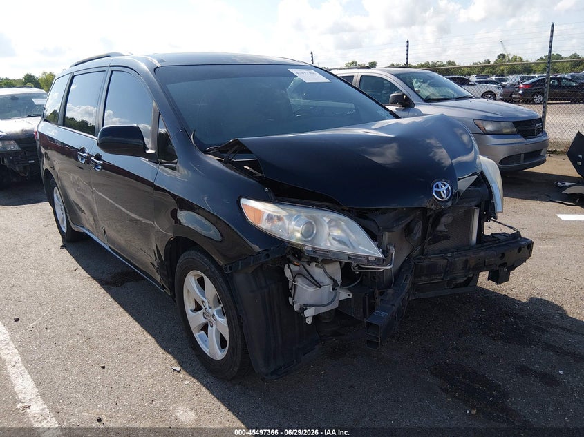 2015 Toyota Sienna VIN 5TDKK3DC8FS660818 IAAI salvage auction — FRONT END, Salvage Title, sold $1,975 on 2026-07-27 (photo 1)