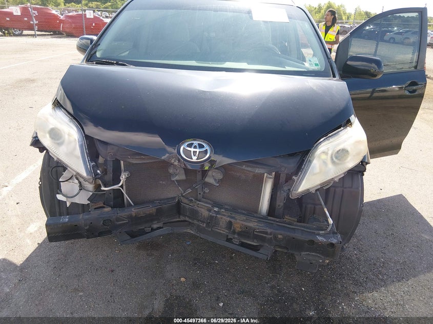 2015 Toyota Sienna VIN 5TDKK3DC8FS660818 IAAI salvage auction — FRONT END, Salvage Title, sold $1,975 on 2026-07-27 (photo 6)