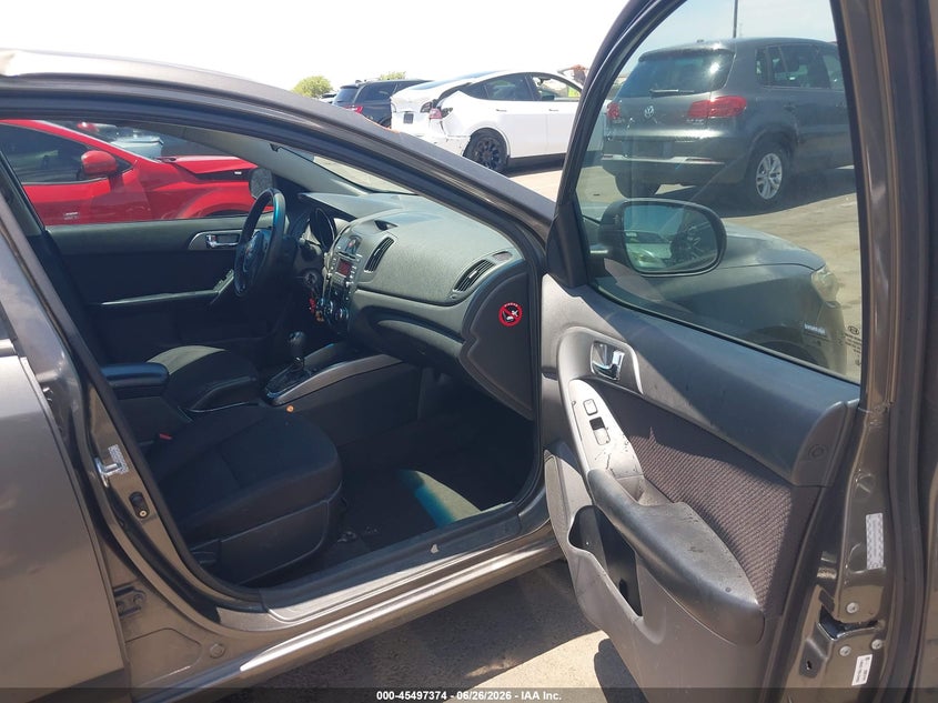 2013 Kia Forte VIN KNAFU4A23D5737074 IAAI salvage auction — REAR END, Salvage (Arizona), sold $400 on 2026-07-28 (photo 5)