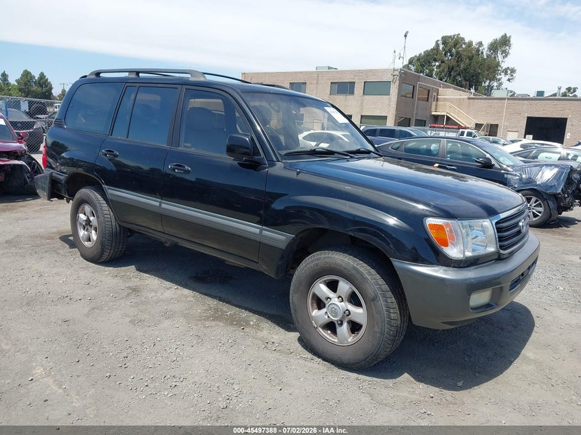 2000 Toyota Land cruiser VIN JT3HT05J8Y0105431 IAAI salvage auction — RIGHT REAR, Salvage (California), sold $5,300 on 2026-07-13 (photo 1)