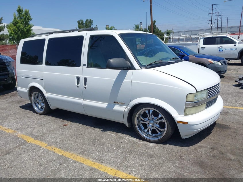 2002 Chevrolet Astro VIN 1GNDM19X62B113008 — IAAI salvage auction photo