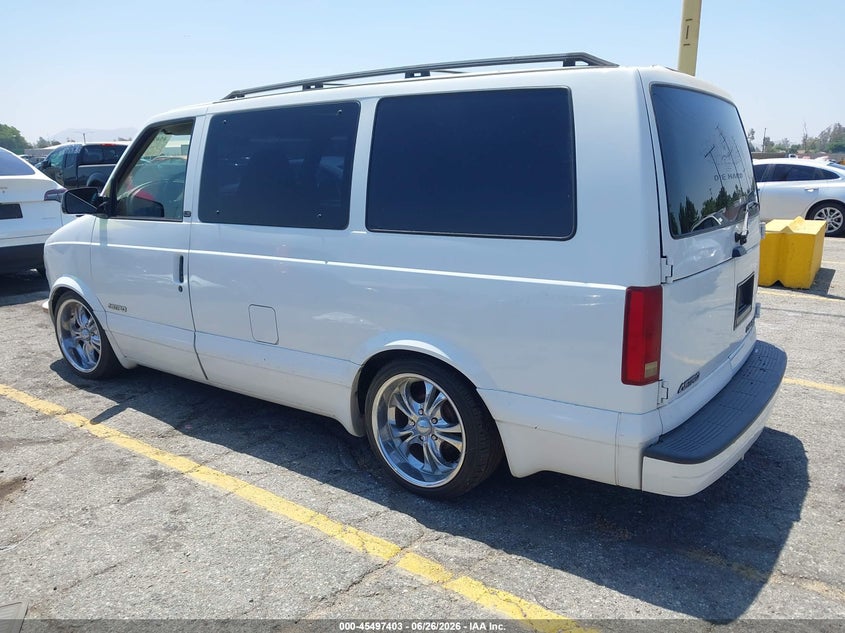 2002 Chevrolet Astro VIN 1GNDM19X62B113008 IAAI salvage auction — NORMAL WEAR, Clear - Dealer Only (California), sold $725 on 2026-07-07 (photo 3)