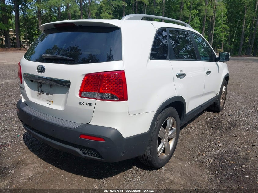 2013 Kia Sorento VIN 5XYKUDA29DG413300 IAAI salvage auction — NORMAL WEAR, Clear (Virginia), sold $675 on 2026-07-28 (photo 4)