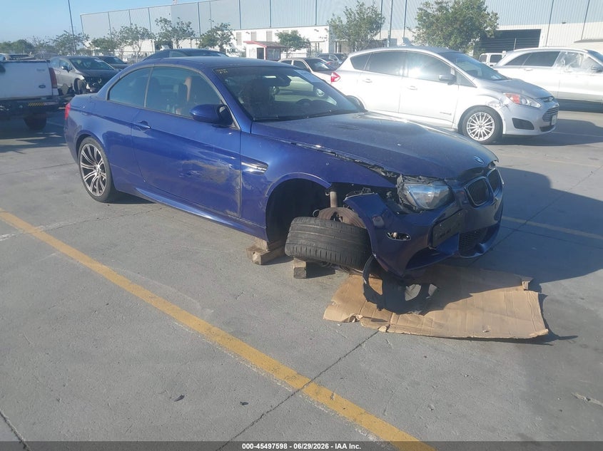 2011 BMW M3 VIN WBSDX9C53BE585065 — IAAI salvage auction photo
