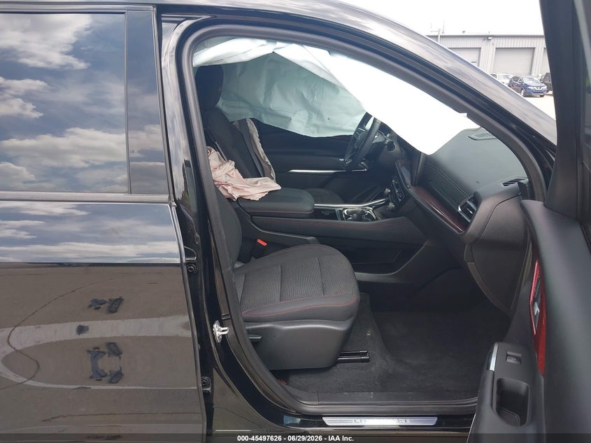 2024 Chevrolet Traverse VIN 1GNEVJKS9RJ188401 IAAI salvage auction — LEFT SIDE, Salvage Title, sold $12,600 on 2026-07-30 (photo 5)