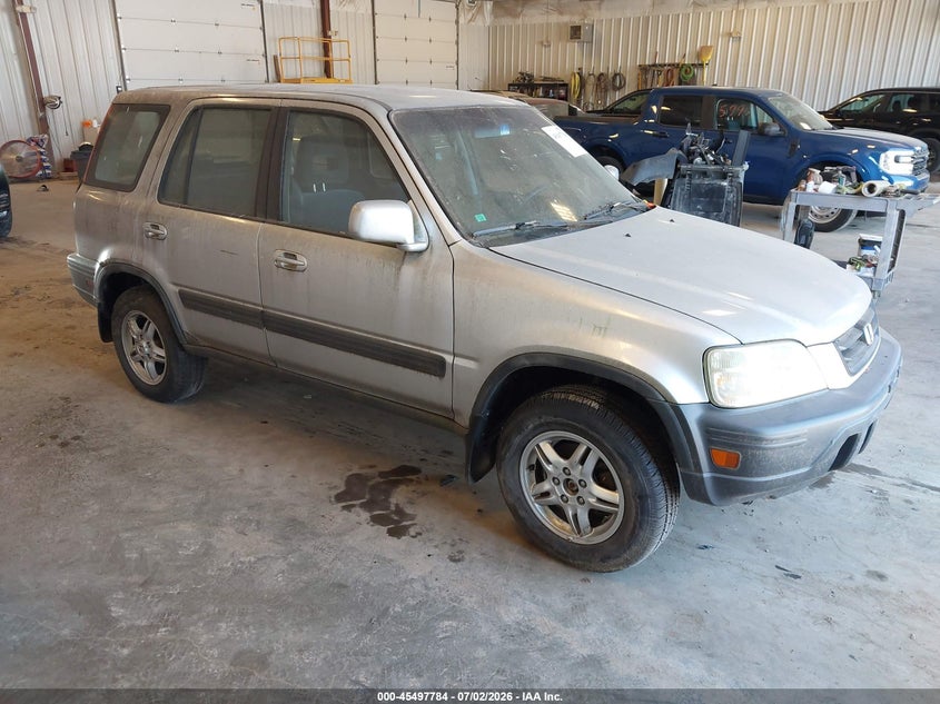 2000 Honda Cr-v VIN JHLRD1863YC016846 IAAI salvage auction — NORMAL WEAR, Clear (Michigan), sold $450 on 2026-07-28 (photo 1)