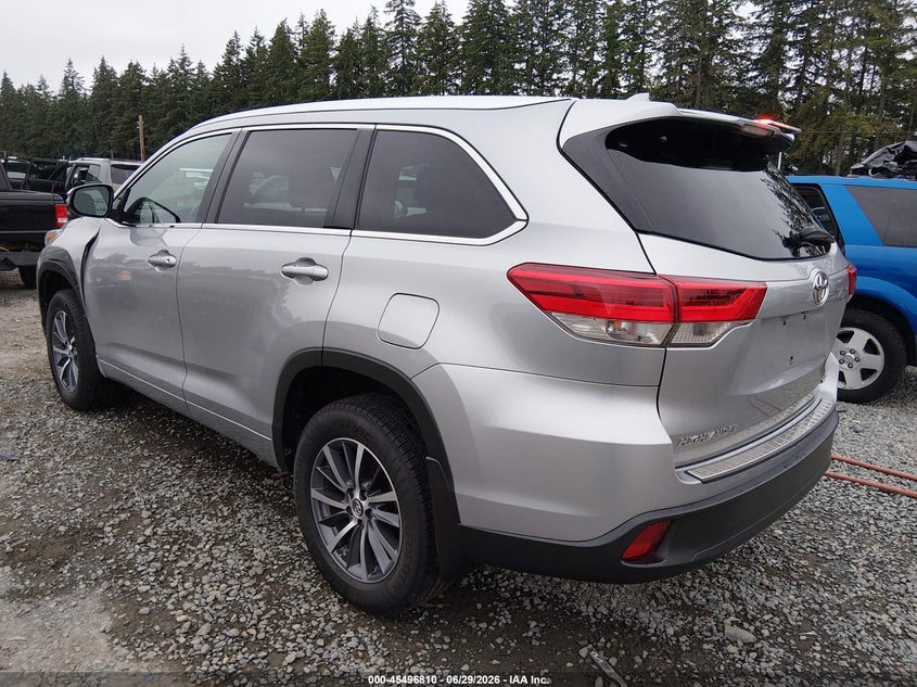 2017 Toyota Highlander VIN 5TDJZRFH4HS413205 IAAI salvage auction — LEFT FRONT, Salvage Title, sold $7,600 on 2026-07-29 (photo 3)