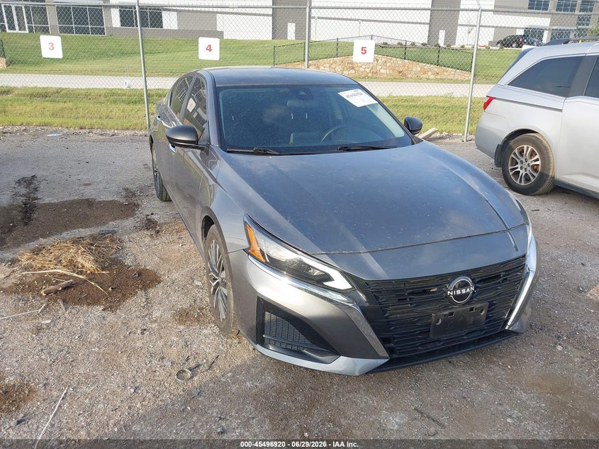 2024 Nissan Altima VIN 1N4BL4DV8RN382555 — IAAI salvage auction photo