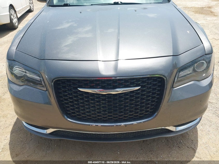 2019 Chrysler 300 VIN 2C3CCAAG5KH636972 IAAI salvage auction — NORMAL WEAR, Original (Texas), sold $4,450 on 2026-07-09 (photo 6)
