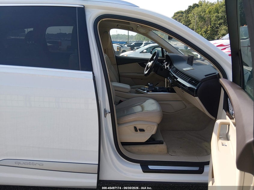 2017 Audi Q7 VIN WA1LAAF73HD048028 IAAI salvage auction — NORMAL WEAR, Clear (Georgia), sold $4,100 on 2026-07-09 (photo 5)
