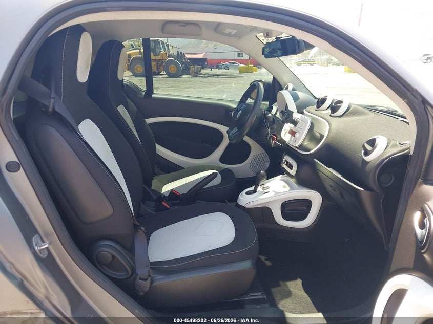 2018 Smart VIN WMEFJ9BA2JK326410 IAAI salvage auction — RIGHT SIDE, Salvage (California), sold $2,400 on 2026-07-29 (photo 5)