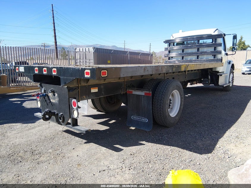 2014 Freightliner M2 106 VIN 1FVACXDT6EHFX1372 IAAI salvage auction — NORMAL WEAR, Sf97 (Nevada), sold $525 on 2026-07-30 (photo 4)