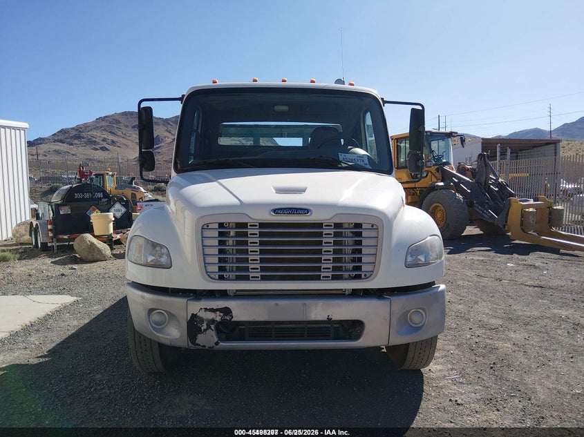 2014 Freightliner M2 106 VIN 1FVACXDT6EHFX1372 IAAI salvage auction — NORMAL WEAR, Sf97 (Nevada), sold $525 on 2026-07-30 (photo 6)