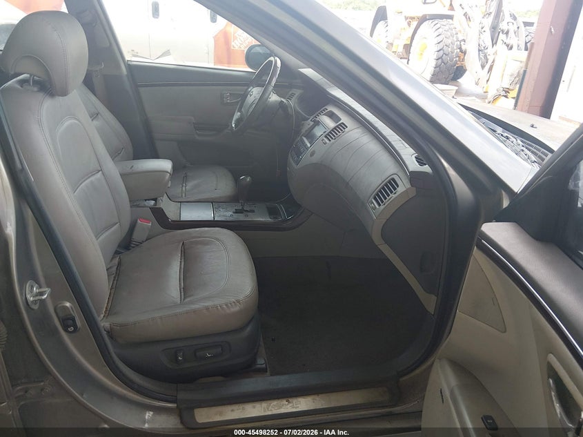 2009 Hyundai Azera VIN KMHFC46F89A388165 IAAI salvage auction — NORMAL WEAR, Original (Texas), sold $50 on 2026-07-17 (photo 5)