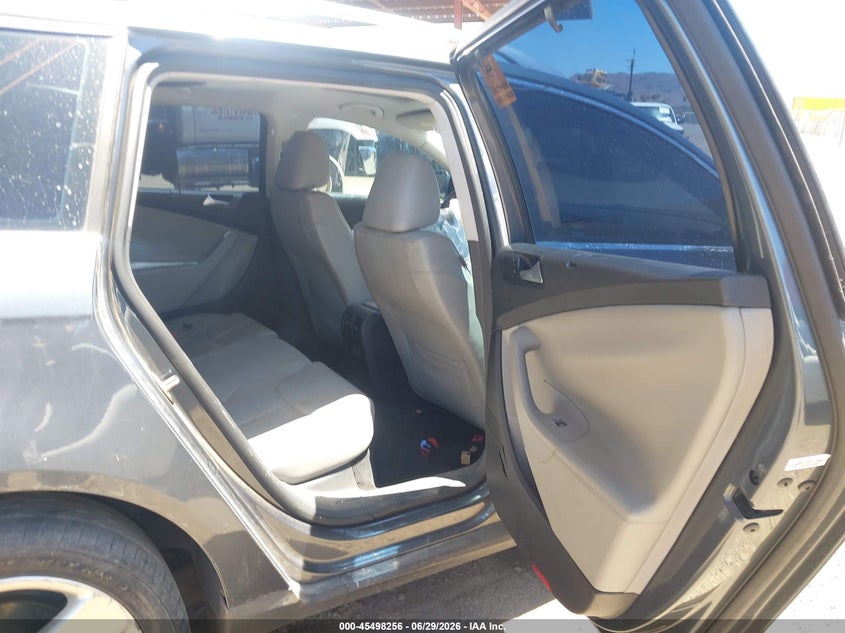 2009 Volkswagen Passat VIN WVWXK73C29E052138 IAAI salvage auction — FRESH WATER, Salvage (Arizona), sold $200 on 2026-08-18 (photo 8)