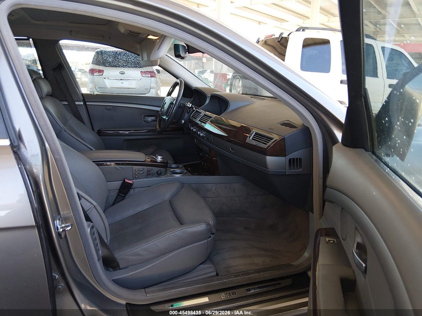 2007 BMW 7 series VIN WBAHN83577DT71618 IAAI salvage auction — NORMAL WEAR, Clear (Arizona), sold $775 on 2026-07-28 (photo 5)