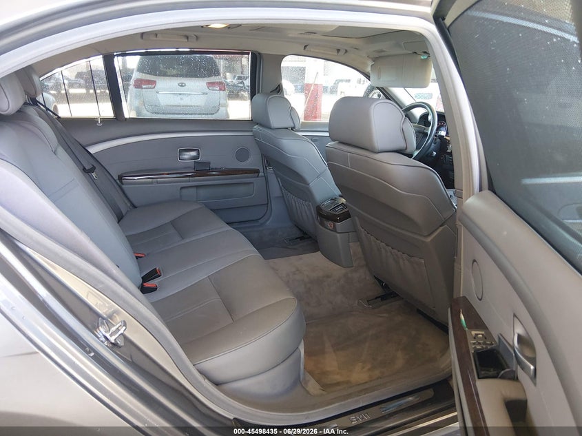 2007 BMW 7 series VIN WBAHN83577DT71618 IAAI salvage auction — NORMAL WEAR, Clear (Arizona), sold $775 on 2026-07-28 (photo 8)
