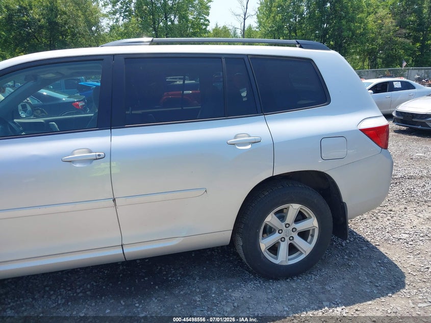 2010 Toyota Highlander VIN 5TDBK3EH9AS011709 IAAI salvage auction — NORMAL WEAR, Clear (New York), sold $3,375 on 2026-07-14 (photo 6)