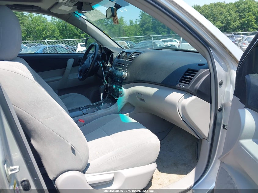 2010 Toyota Highlander VIN 5TDBK3EH9AS011709 IAAI salvage auction — NORMAL WEAR, Clear (New York), sold $3,375 on 2026-07-14 (photo 5)
