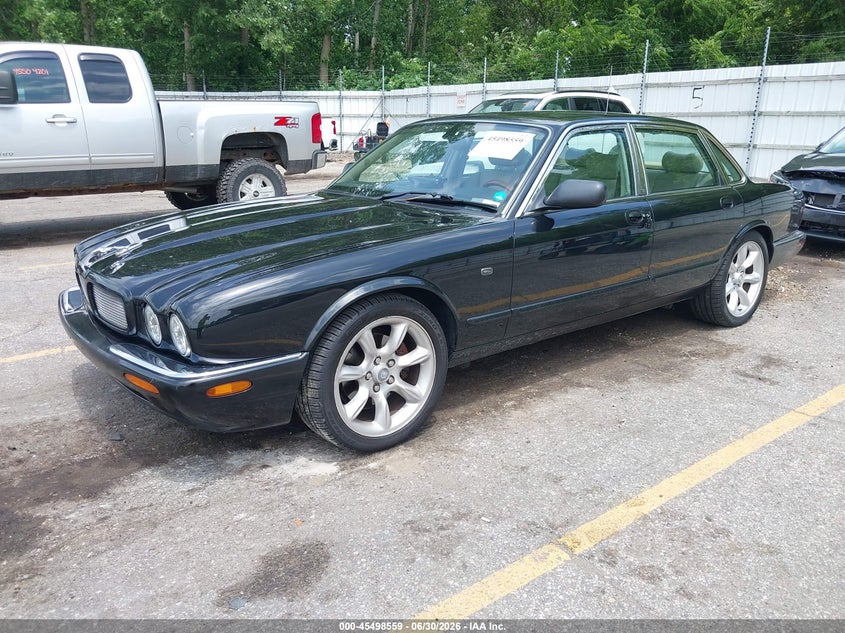 2001 Jaguar Xj series VIN SAJDA15B41MF34888 IAAI salvage auction — NORMAL WEAR, Clear (Michigan), sold $625 on 2026-07-06 (photo 2)