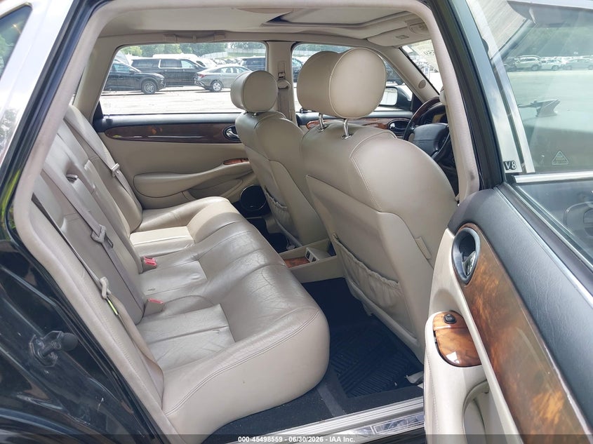 2001 Jaguar Xj series VIN SAJDA15B41MF34888 IAAI salvage auction — NORMAL WEAR, Clear (Michigan), sold $625 on 2026-07-06 (photo 8)